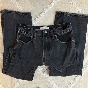 Abercrombie & Fitch “The 90s Relaxed Jean High Rise”